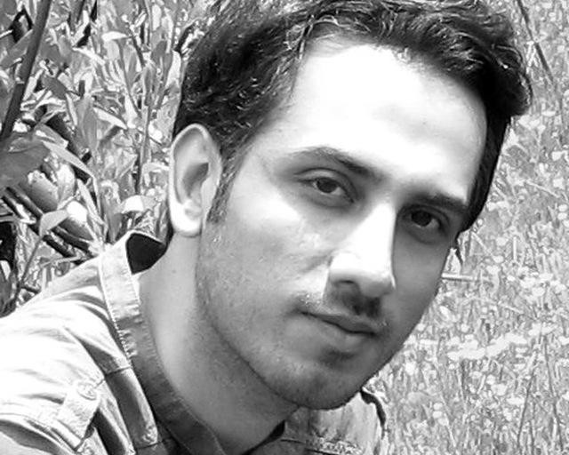 خالق پوسترنمایش های کُنار و میدان مقاومت